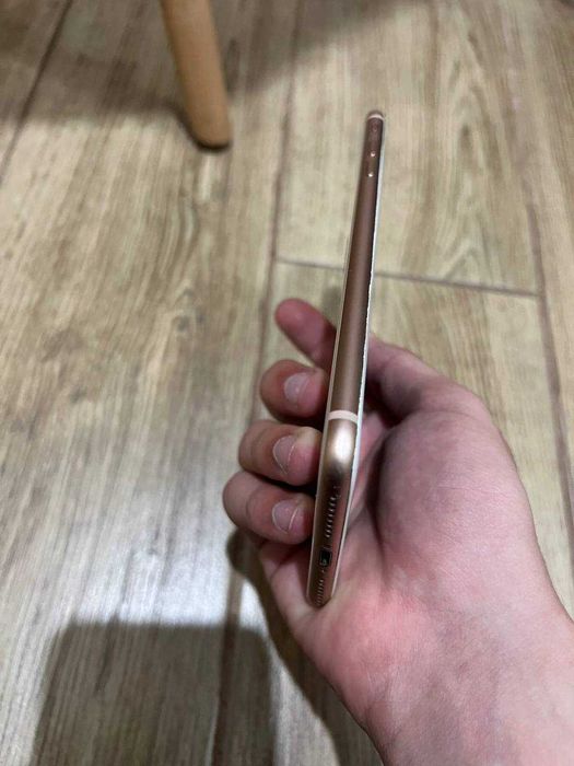 iPhone 8 Plus 256GB Gold