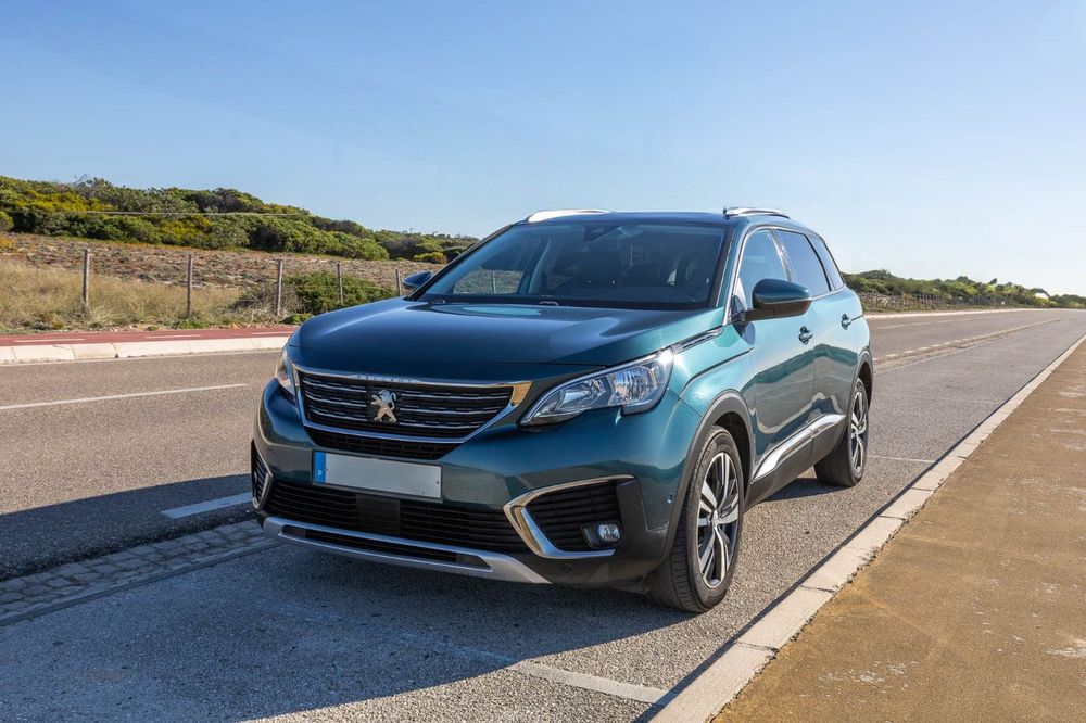 Peugeot modelo 5008