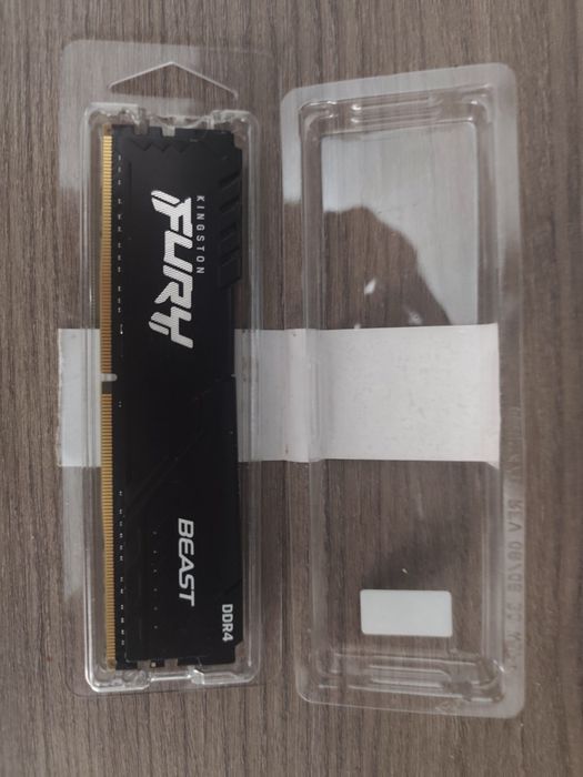 Memória RAM UDIMM Kingston Fury Beast 8GB (1x8GB) DDR4-3200MHz
