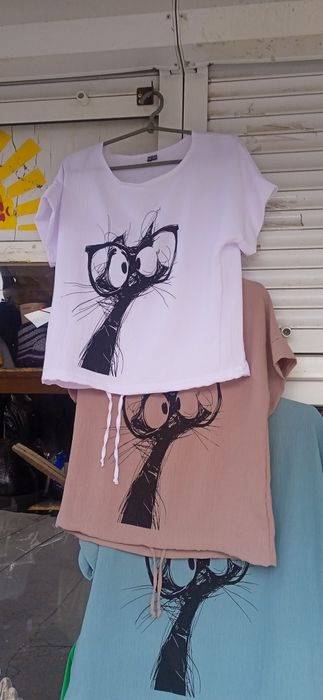 Продам футболки женские.