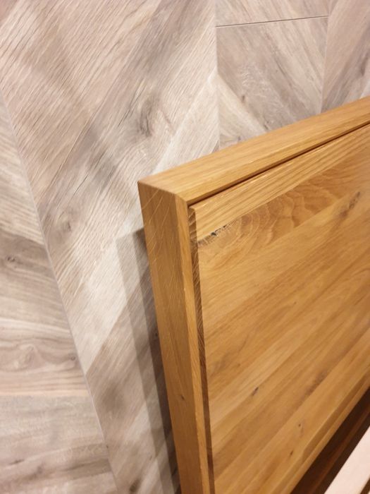 Łóżko dębowe firmy Zych Meble model Adria ze stelażem materac 140cmx20