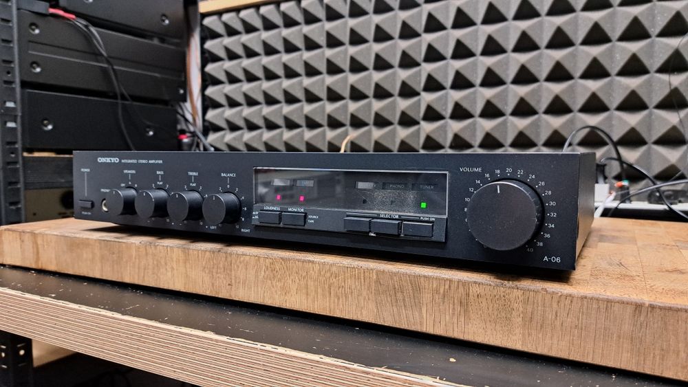 Wzmacniacz Onkyo A-06
