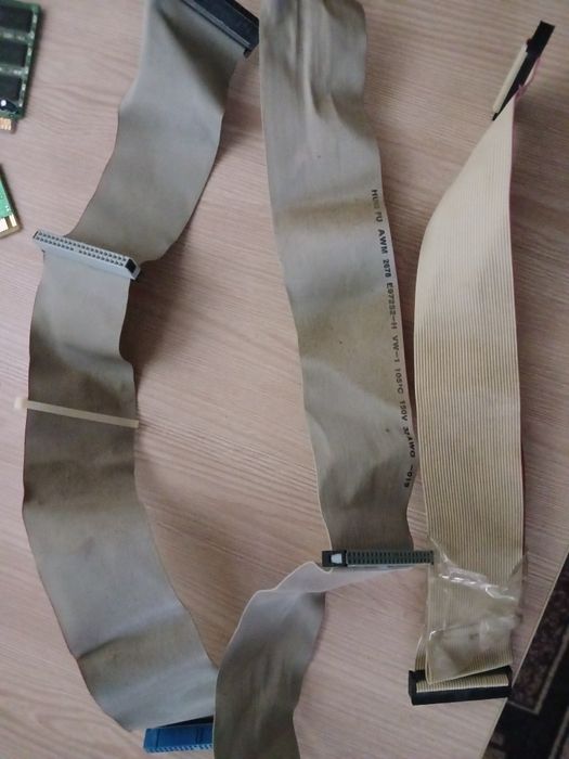 Комплектуючи до комп'ютера читайте опис