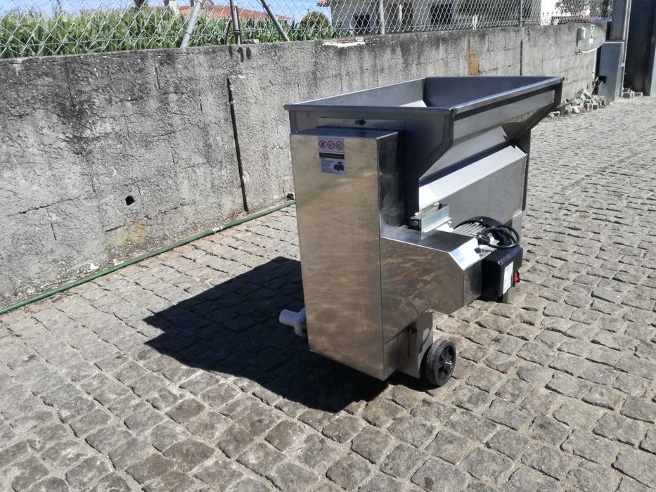 esmagador eletrico inox monofasico para uvas