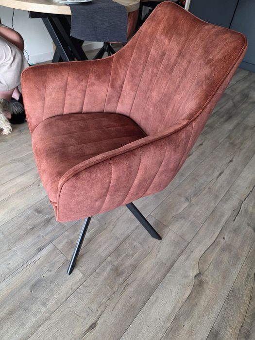 Krzesła obrotowe 180° z automatycznym powrotem - nowe!!!