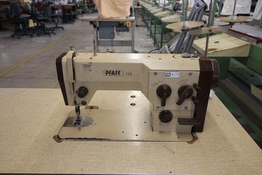 Máquina de costura PFAFF 118
