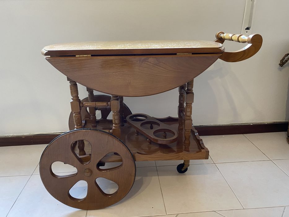 Carrinho mini bar em madeira de cerejeira