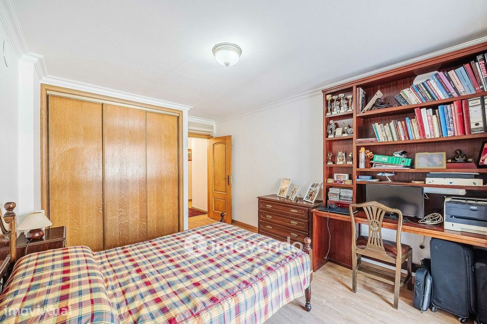 Apartamento T4 exclusivo, com estacionamento e terraço, em Belém