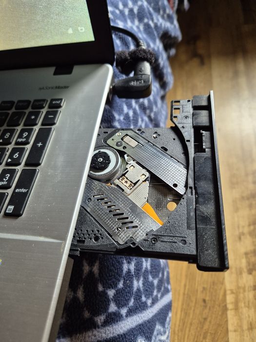 Laptop Asus K751l - Dysk SSD Crucial BX500 1TB CT1000BX500SSD1