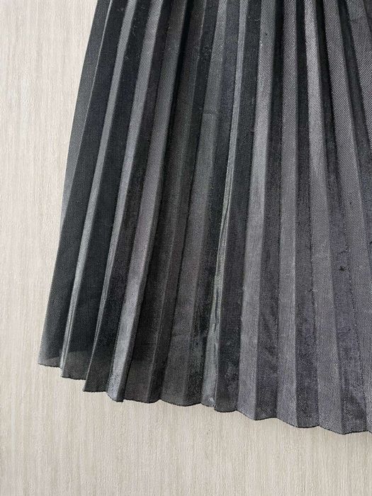 Szara spódnica midi z błyszczącego materiału Primark 40