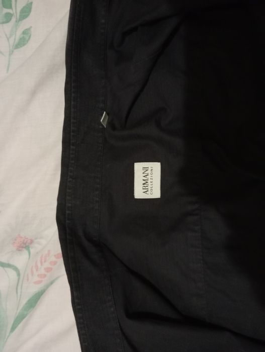 Camisa lisa preta de marca