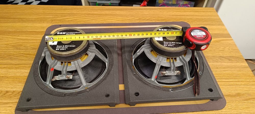 НЧ- динаміки  B&W (207мм по корзині)