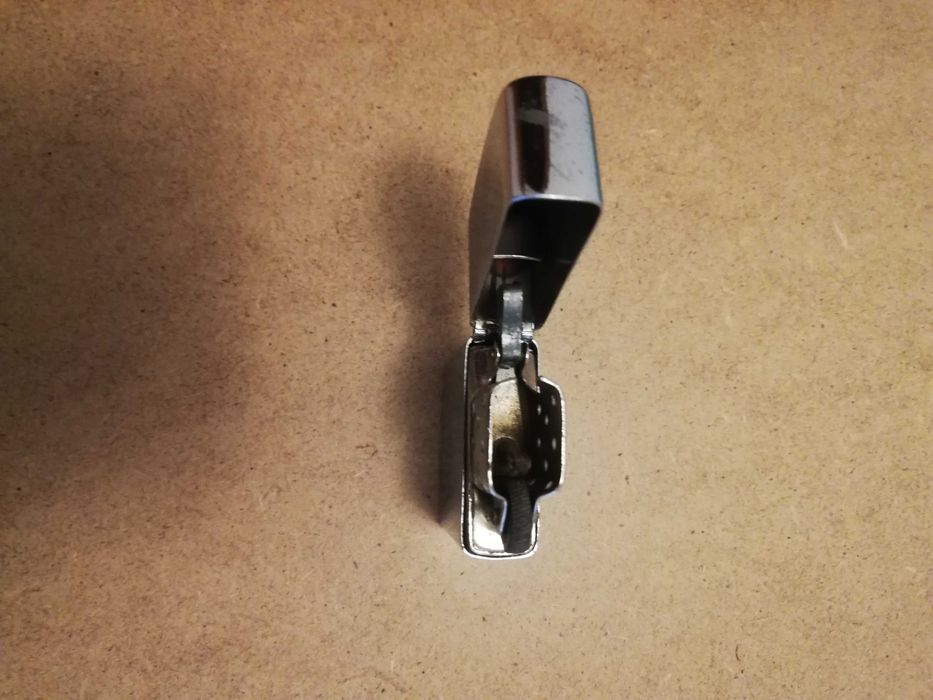 2 Isqueiro zippo white mackay e cinza