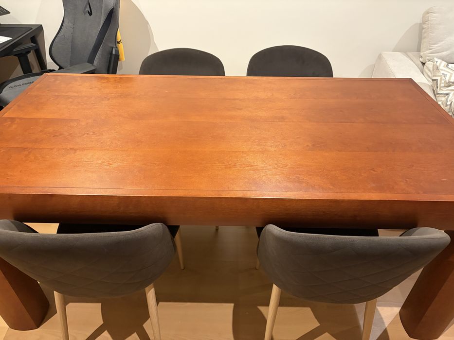 Mesa de jantar c/cadeiras