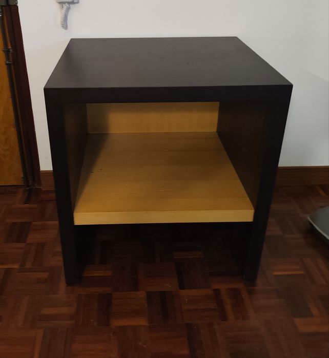 Móvel de madeira maciça