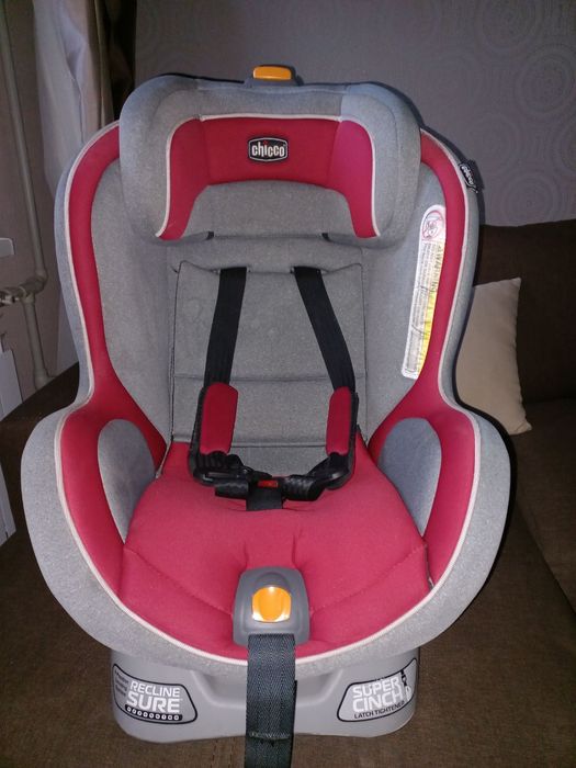 Автомобильное кресло  Chicco