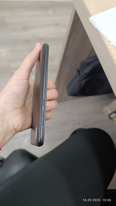 телефон HuaweI Y5 2019року