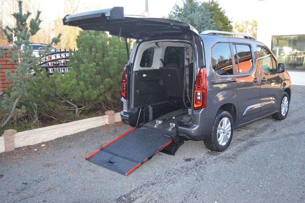 Toyota Proace City TOYOTA DO Przewozu osoby niepełnosprawnj na wozku inwalida Pfron