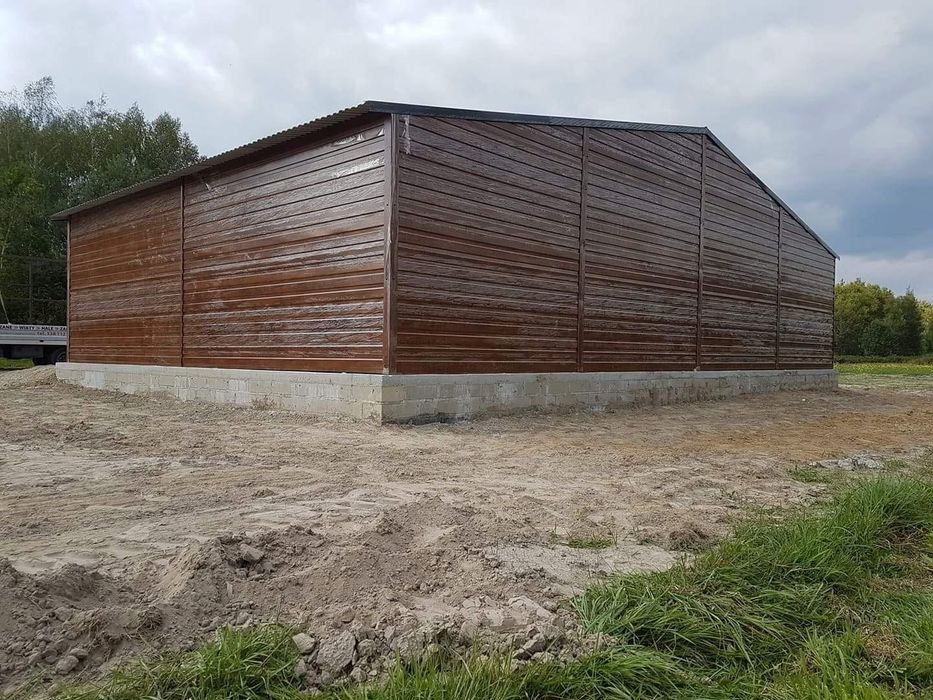 Garaż z wiatą drewnopodobny 11x7 m