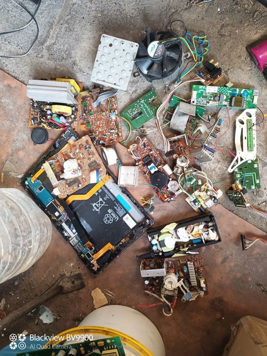 Лом  с платами  на вес.