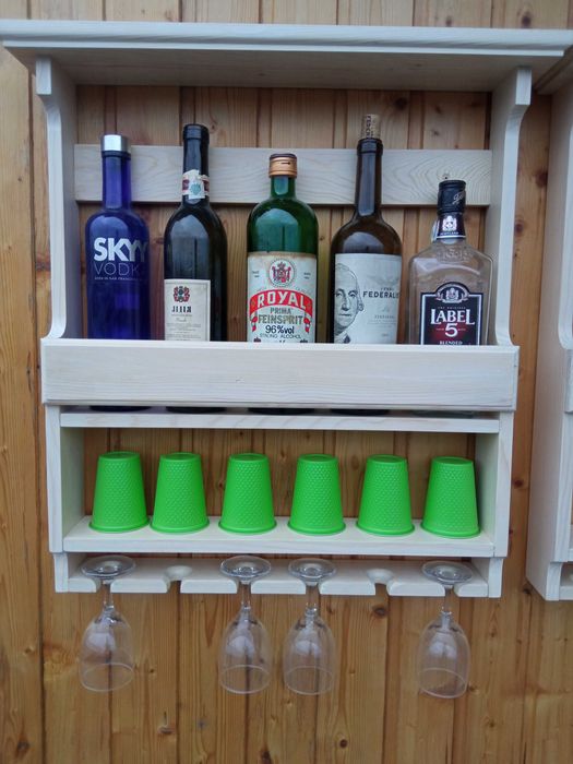 Полки виннo-пивные настенные из натурального дерева