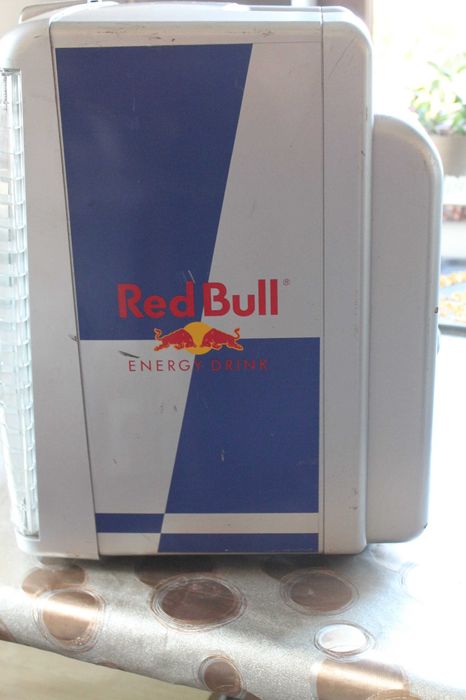 Lodówka elta Red Bull