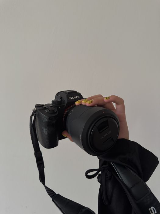 Продаю Sony A7 III + об’єктив Sony FE 28–70mm f/3.5–5.6 OSS.