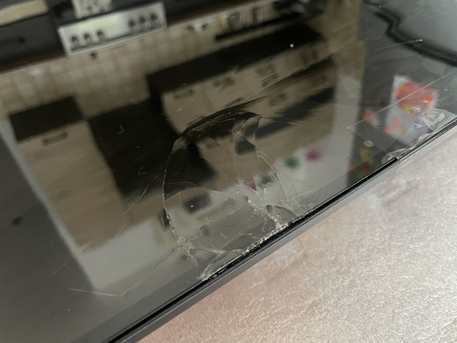 Nowy TV Samsung U8000F uszkodzona matryca