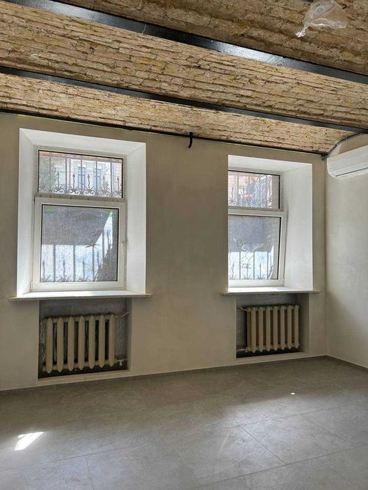 Продаж нежитлового приміщення 170 кв.м. центр, вул. Володимирська, 6