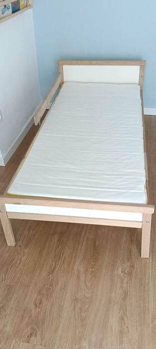 Vende-se cama de criança, modelo IKEA.