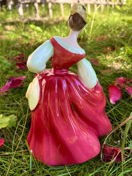 **DAMA ROYAL DOULTON Figurka Lalka Kolekcjonerska Anglia Porcelana