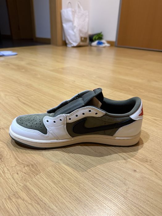 Travis Scott Medium Olive
