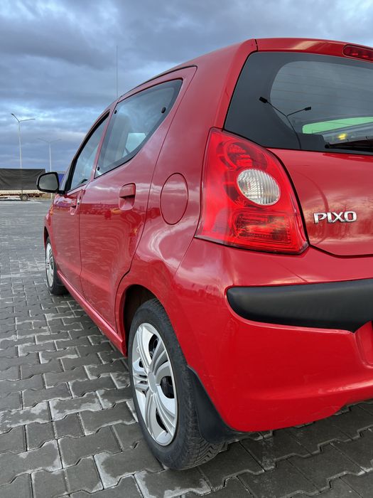 Автомобіль Nissan Pixo 2012