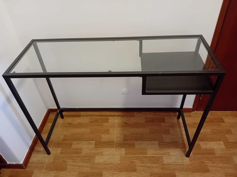 Secretária / Consola IKEA VITTSJÖ (Vidro e Metal)