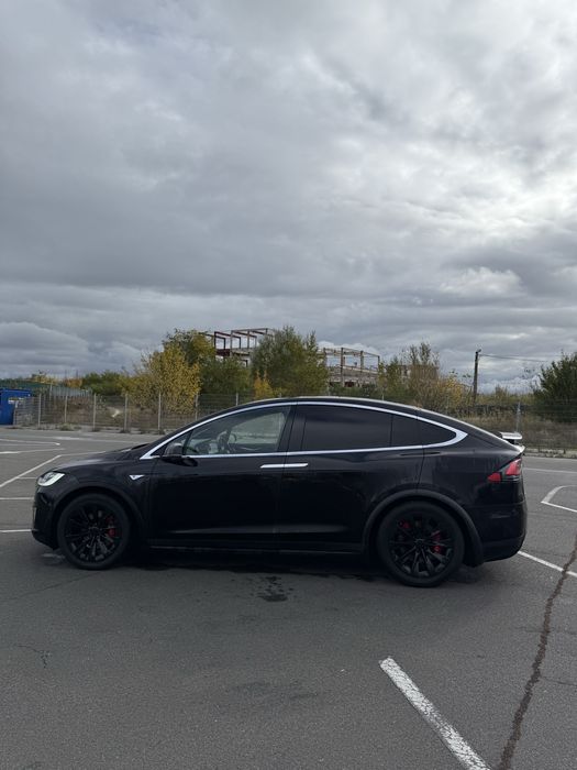 Тесла модел х 84км родного пробега