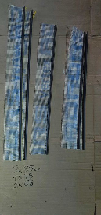 listwa elewacyjna przyokienna z siatką grafit