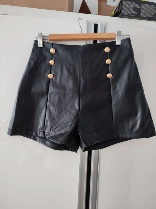 Czarne szorty z ekoskóry L
