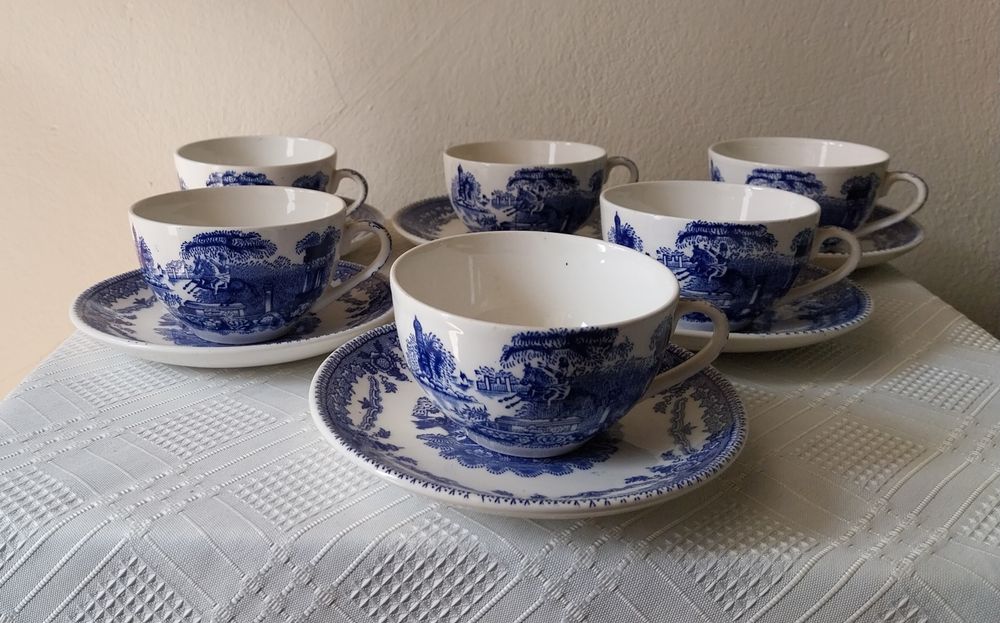 Chávenas de Chá e Café "Estátua " (Cavalinho), Fábrica de Louça de Sacavém