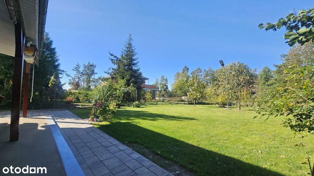 Dom nad jeziorem Strykowskim, Strykowo