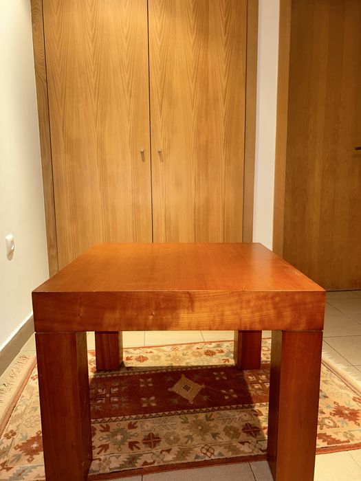 Mesa de centro em cerejeira