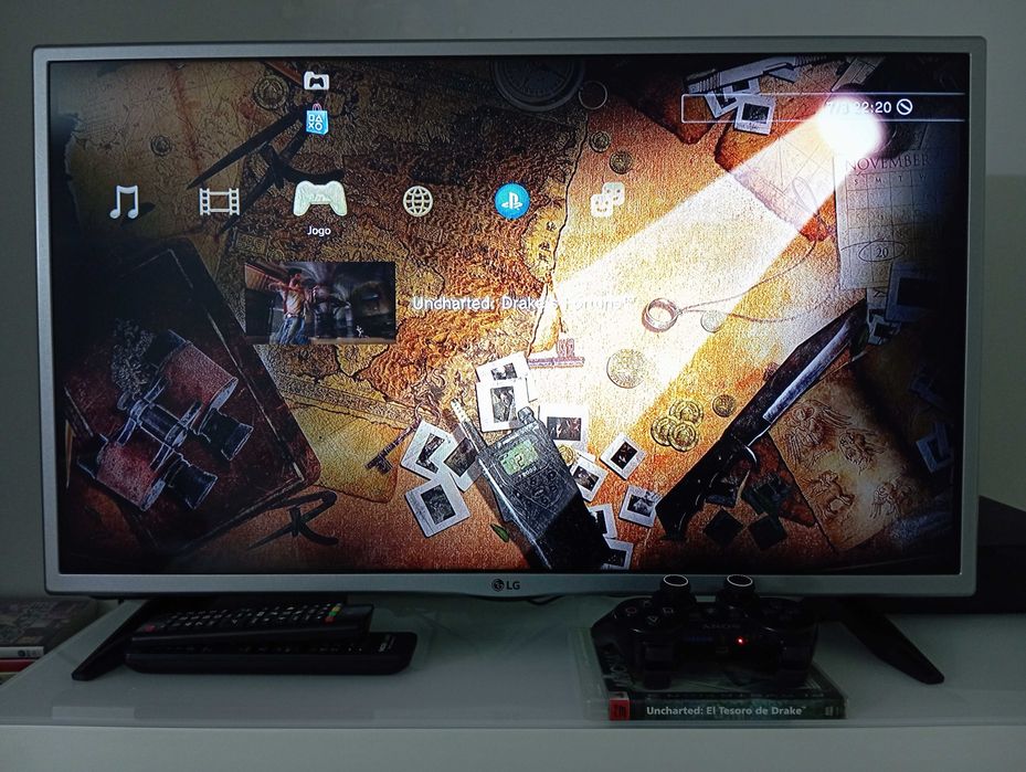 PS3 slim PlayStation 3, 2 comandos, 6 jogos (retomo jogos PS1 e PS2)