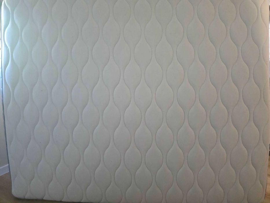 Materac IKEA VÅGSTRANDA 160x200 cm – średnio twardy