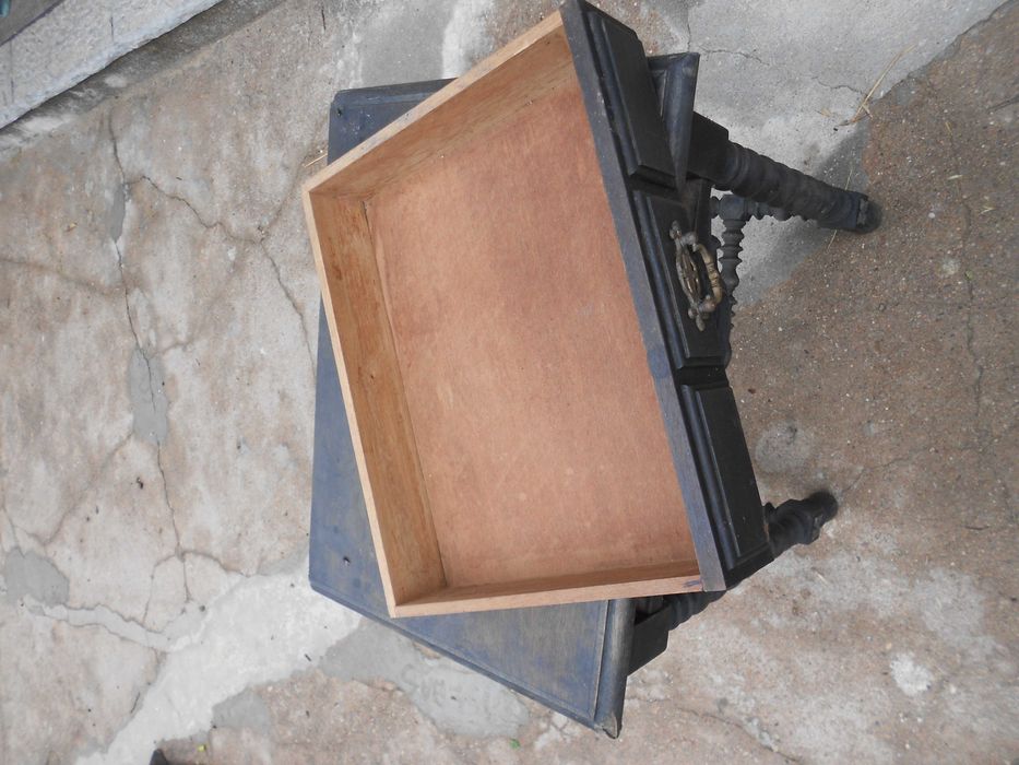 Mesa cabeceira bilros antiga madeira maciça trabalhada