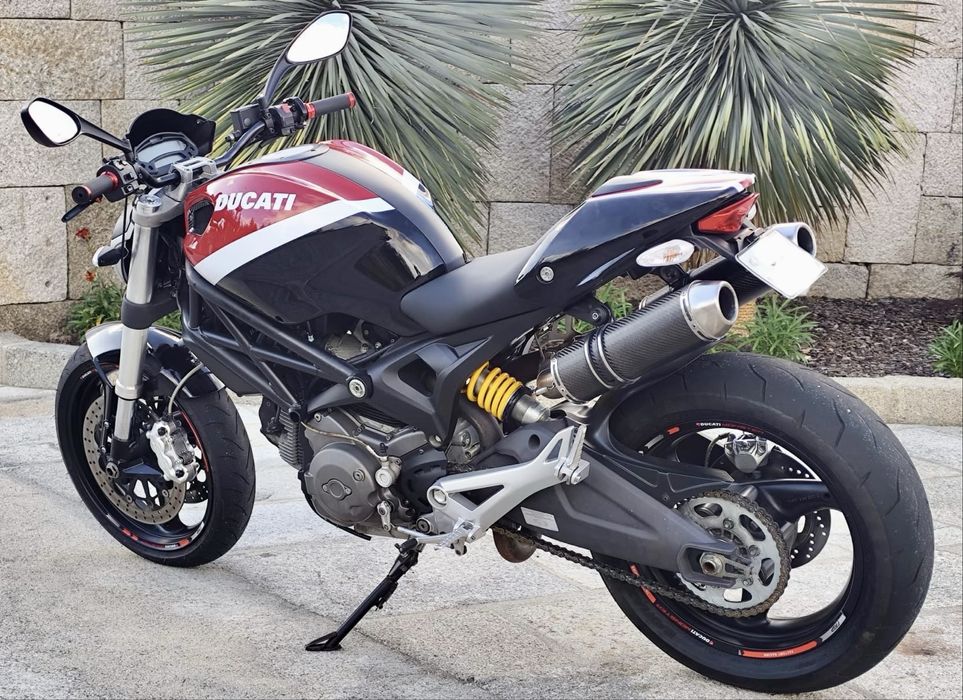 Ducati moster 696