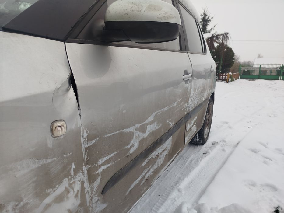 Sprzedam uszkodzoną Skode Fabie