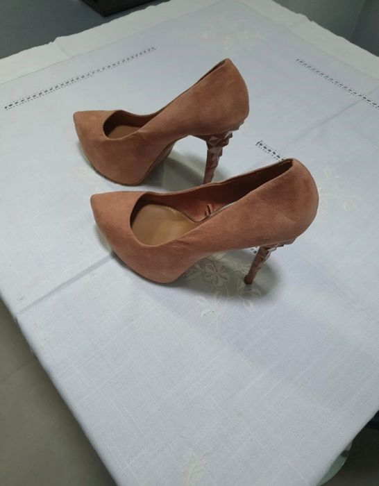 Sapatos salto alto usados 1 vez