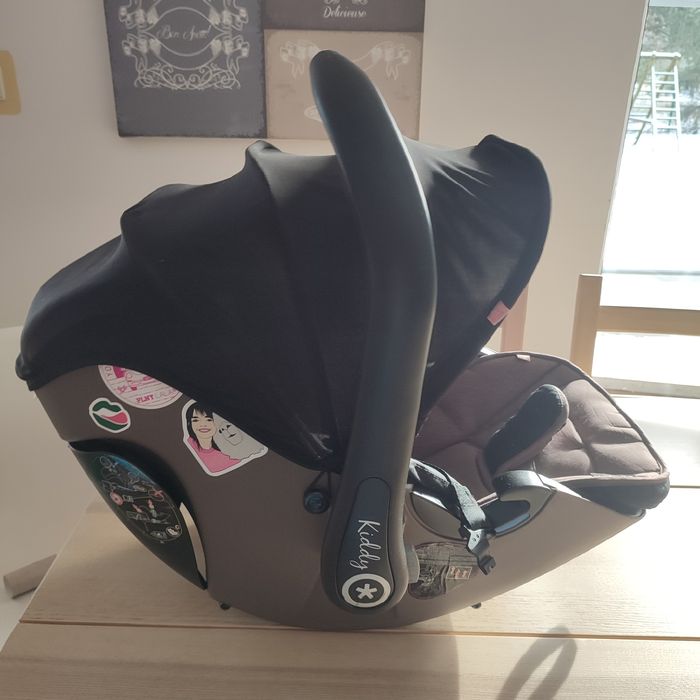 Rozkładany do leżenia fotelik Kiddy Evolution pro 2 0-13 kg