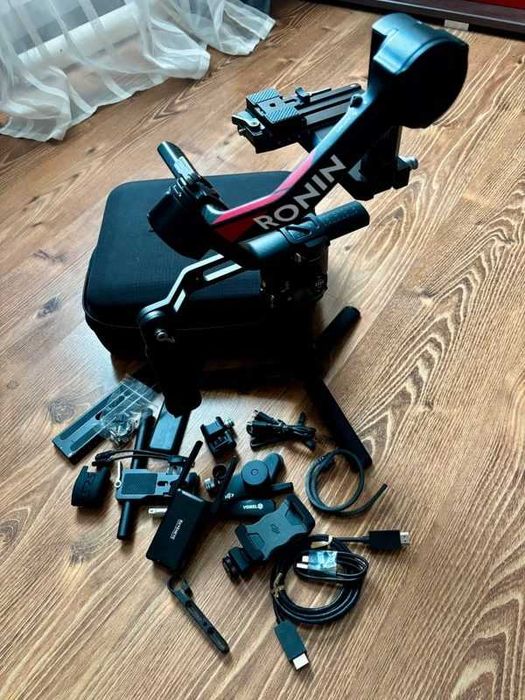 DJI RS 4 Pro Combo - gimbal stabilizator