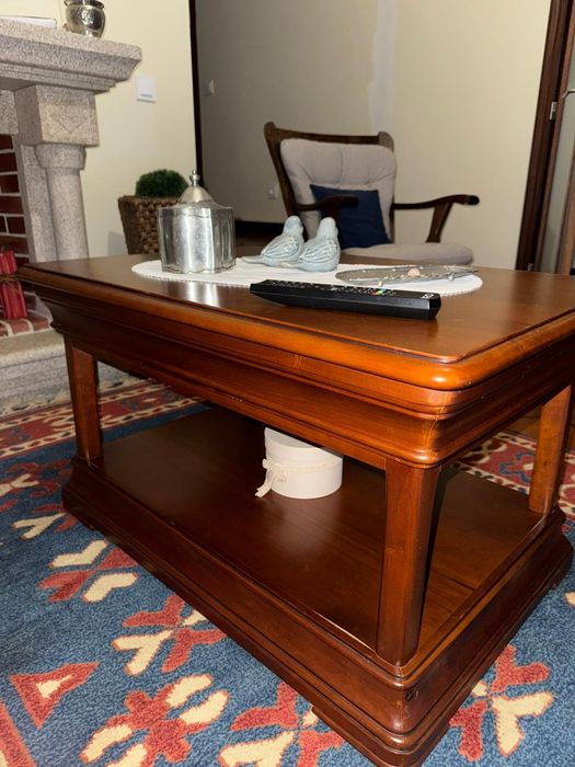 Bar de sala, móvel para TV e mesa de centro