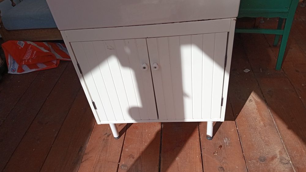 Lavatório com móvel